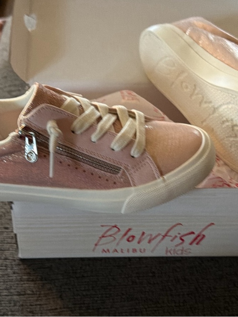 Blowfish Kids Blush Velvet Low-Top Sneakers